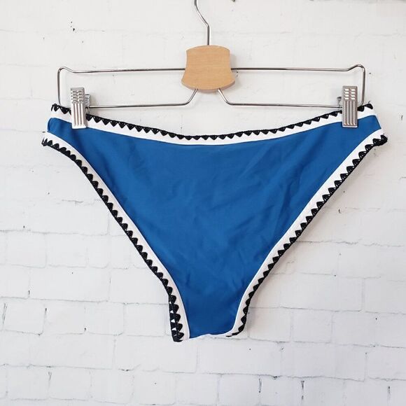 Cupshe Bikini Bottom Size L Blue White Black Trim Cheeky NEW - Picture 5 of 7
